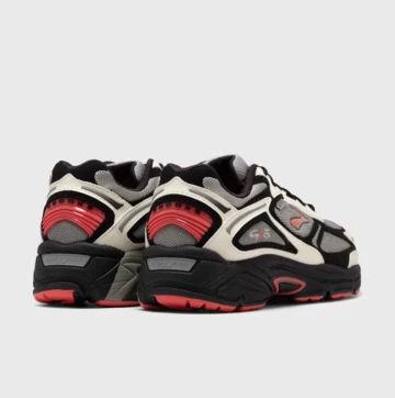 Jeff Staple x Adrenaline x Brooks GTS 4 schräg