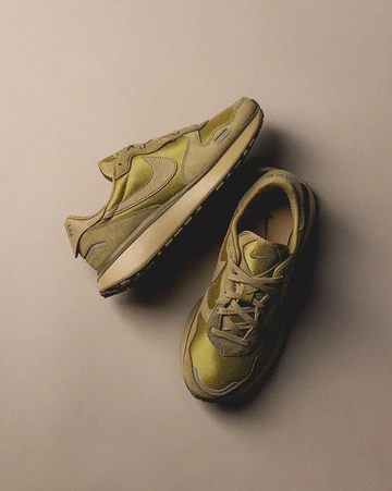 Nike Phoenix Waffle Neutral Olive