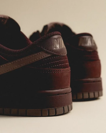 Dunk Low Premium Burgundy Crush Lookbook Detail
