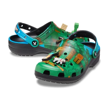 Minecraft x Crocs Classic Clog Paar Außenseiten