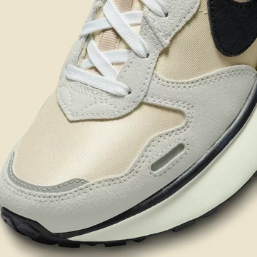 Nike Phoenix Waffle White Black Detail Toebox