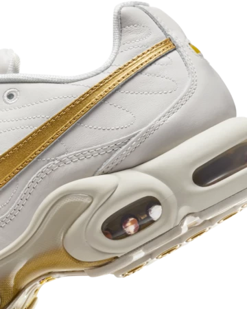 Air Max Plus Tiempo Metallic Gold Ferse Details