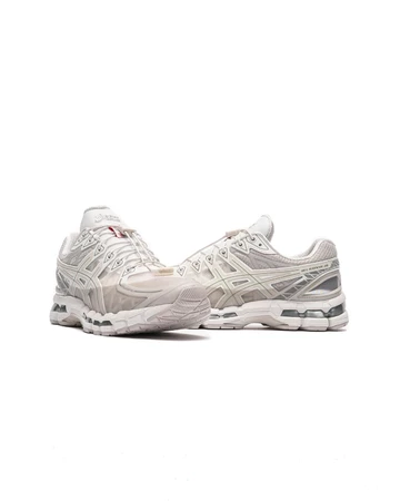 Unaffected x ASICS Gel-Kayano 20 Utility Pack schräg frontal