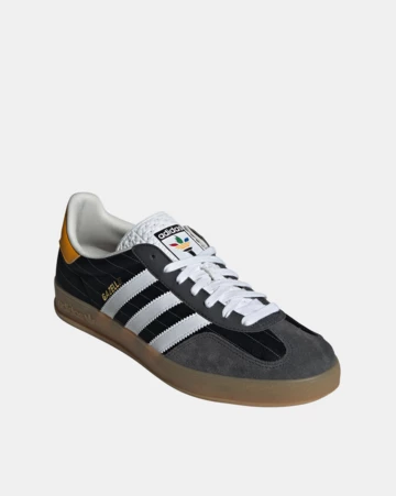 adidas Gazelle Indoors Olympics Pack leicht schräg von vorne