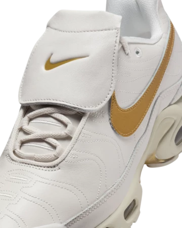 Air Max Plus Tiempo Metallic Gold Upper Details