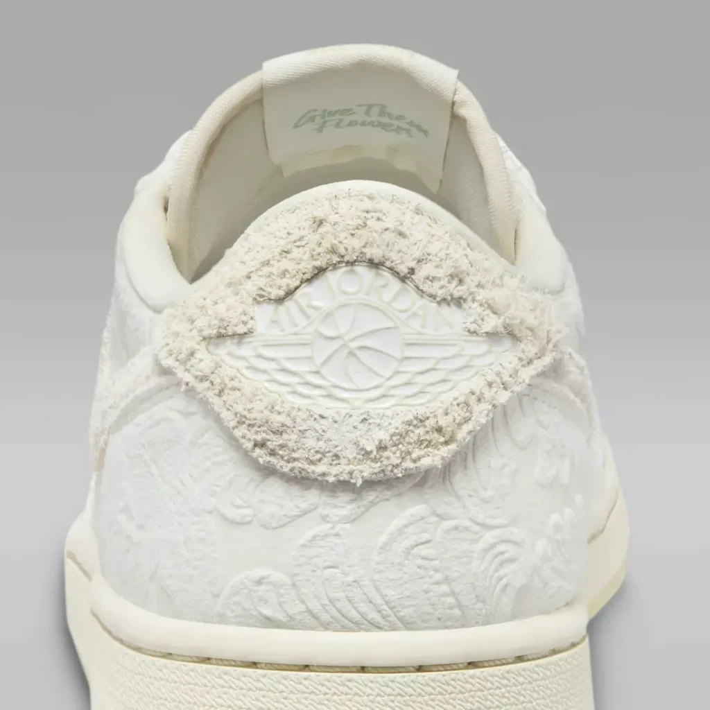 Chris Paul Jordan 1 Low OG Light Cream Sail FZ0455-200 | Dead Stock Chris Paul Jordan 1 Low OG Light Cream Sail FZ0455-200 | Dead Stock