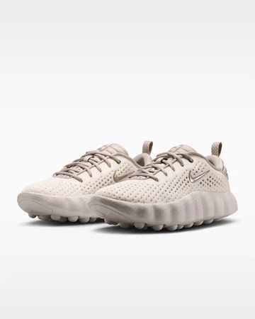 Nike Mind 002 Phantom schräg