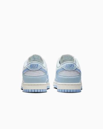 Dunk Low Next Nature Blue Tint von hinten