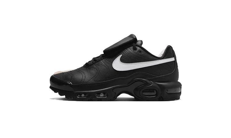 Black and white nike air max tn on sale