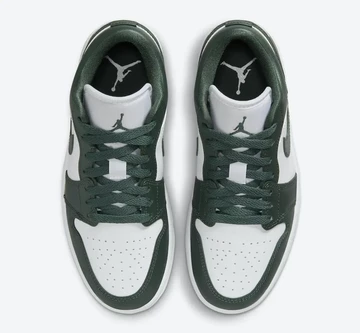 Jordan 1 Low Galactic Jade von Oben
