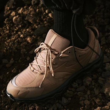 Mizuno Wave Mujin GTX - Tiger's Eye - On Feet