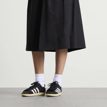 adidas Jabbar Ruche Black am Fuß