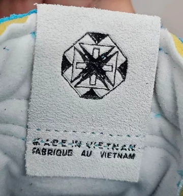 Di'orr Greenwood Nike SB Dunk High Details der Wildlederzunge