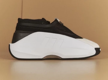 adidas Crazy IIInfinity Stormtrooper von außen