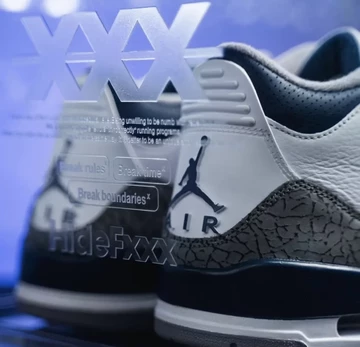 Jordan 3 White Midnight Navy in der Box