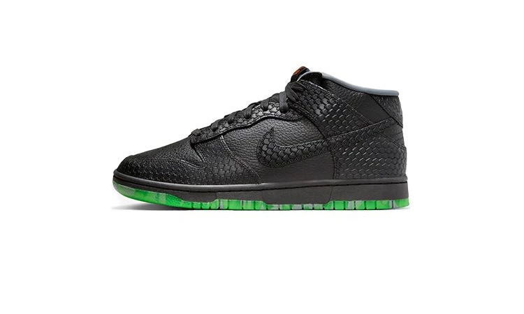 Nike Dunk Mid Halloween Headless Horseman