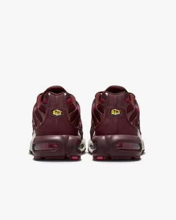 Air Max Plus Burgundy Crush von hinten