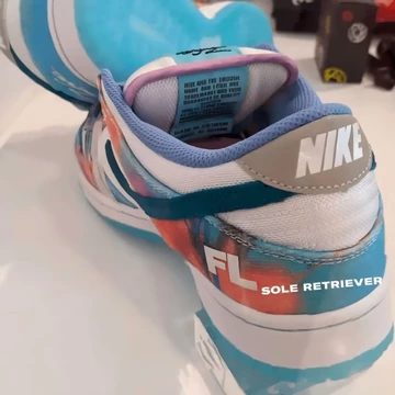 Futura x Nike SB Dunk Low Details