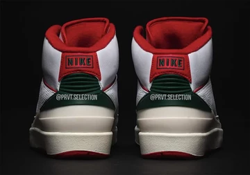 Jordan 2 Origins von Hinten