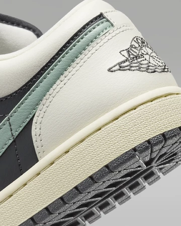 Jordan 1 Low Jade Smoke Detailbild Ferse