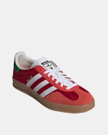 adidas Gazelle Indoors Olympics Pack rot leicht schräg von vorne