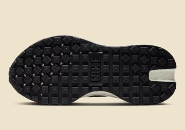 Nike Phoenix Waffle White Black Sohle