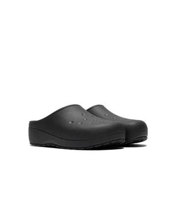 Crocs Classic Quiet Clog Black Sand schräg