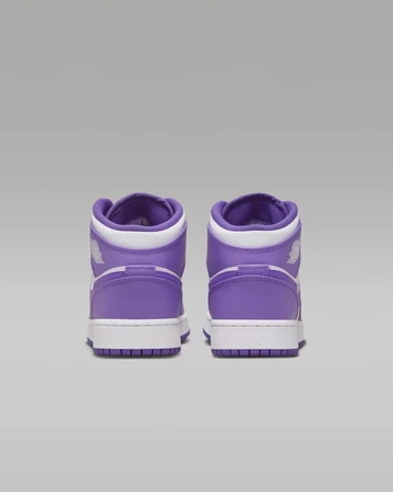 Jordan 1 Mid GS Venom Purple von hinten