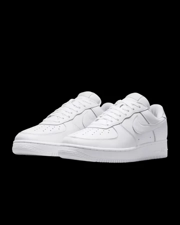 Nike Air Force 1 Triple White 2001 Shape schräg