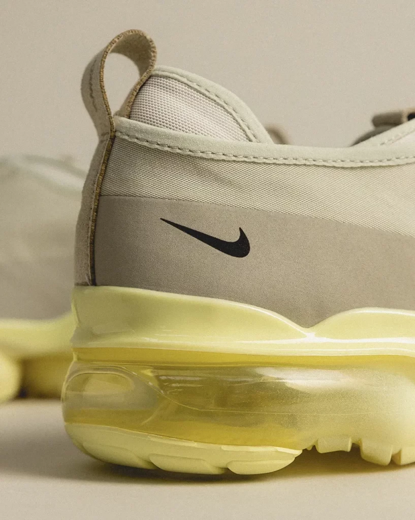 Nike Air Vapor Max Moc Roam Dead Stock