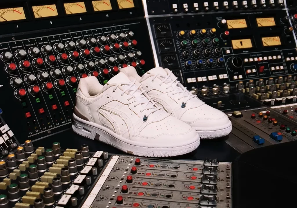 ASICS x Charlotte Cardin ☆ EX89 Women’s White ASICS SportStyle EX89 X CHARLOTTE CARDIN - Trainers - white