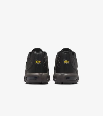 Air Max Plus Black Tea Paar von hinten
