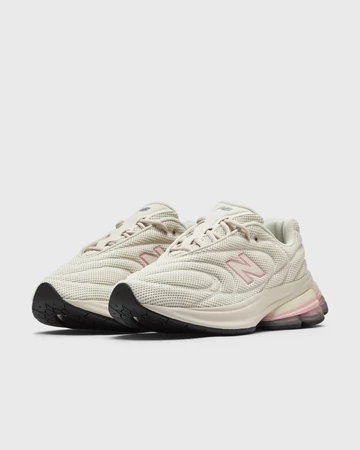 New Balance 5030 Linen schräg