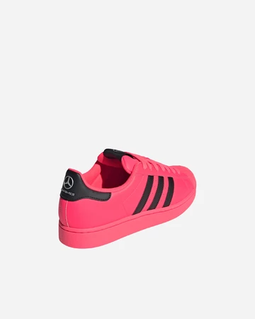 adidas Superstar Mercedes AMG Petronas Formula One Team Ferse schräg