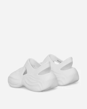 Dingyun Zhang x Crocs Diffuser White schräg von hinten