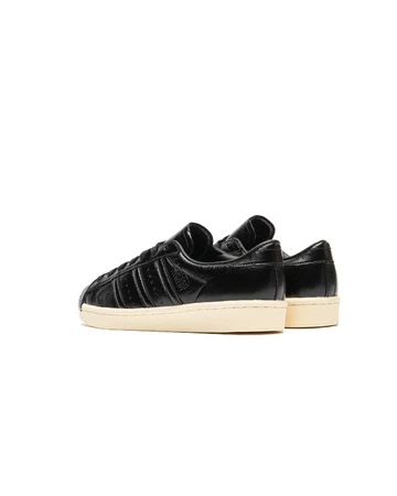 adidas Superstar Vintage Core Black schräg