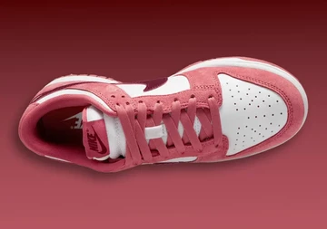 Dunk Low Valentines Day 2024 von oben