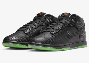 Nike Dunk Mid Halloween Headless Horseman schräg