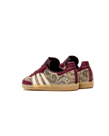 Liberty London x adidas Maroon Pack schräg