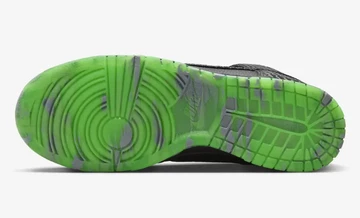 Nike Dunk Mid Halloween Headless Horseman sohle