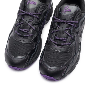 Der Needles ASICS GEL-NYC Black von oben