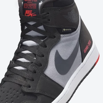 Jordan 1 High Gore-Tex Black Red Detail Zunge