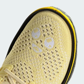 Fortnite x adidas UltraBOOST Pack Powder Yellow Detail Toebox