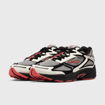 Jeff Staple x Adrenaline x Brooks GTS 4 schräg