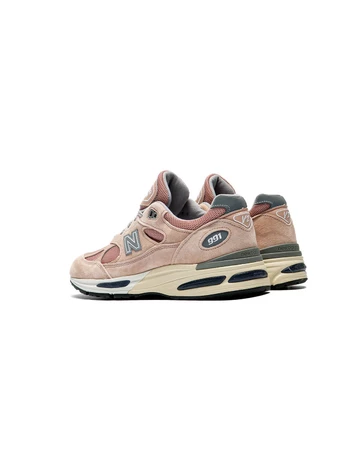 New Balance 991 Made in UK Sea Grass schräg