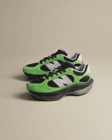 New Balance Warped Runner Green Paar Lookbook