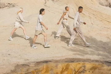 Asphaltgold Saucony Shadow 6000 Light Grey Lookbook Model