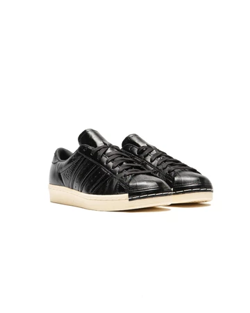 adidas Superstar Vintage Core Black schräg