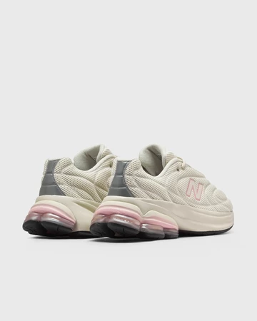 New Balance 5030 Linen schräg