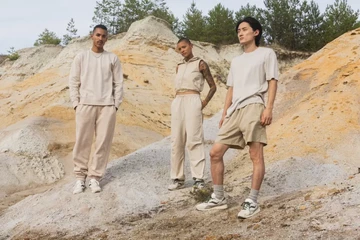 Asphaltgold Saucony Shadow 6000 Light Grey Lookbook Model 3